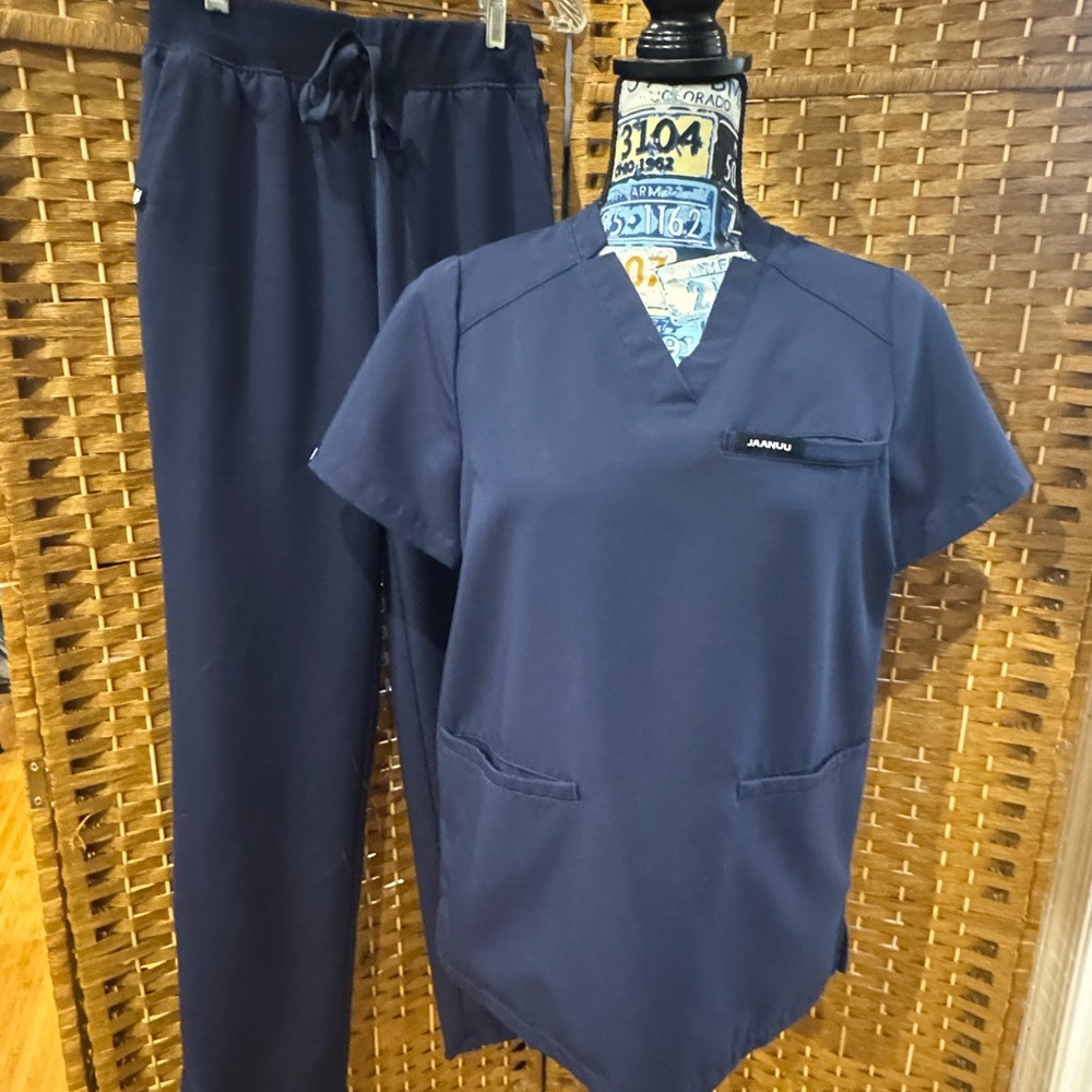 Jaanuu Next-To-New Navy Blue Scrub Suit, T XS, P XXS/T